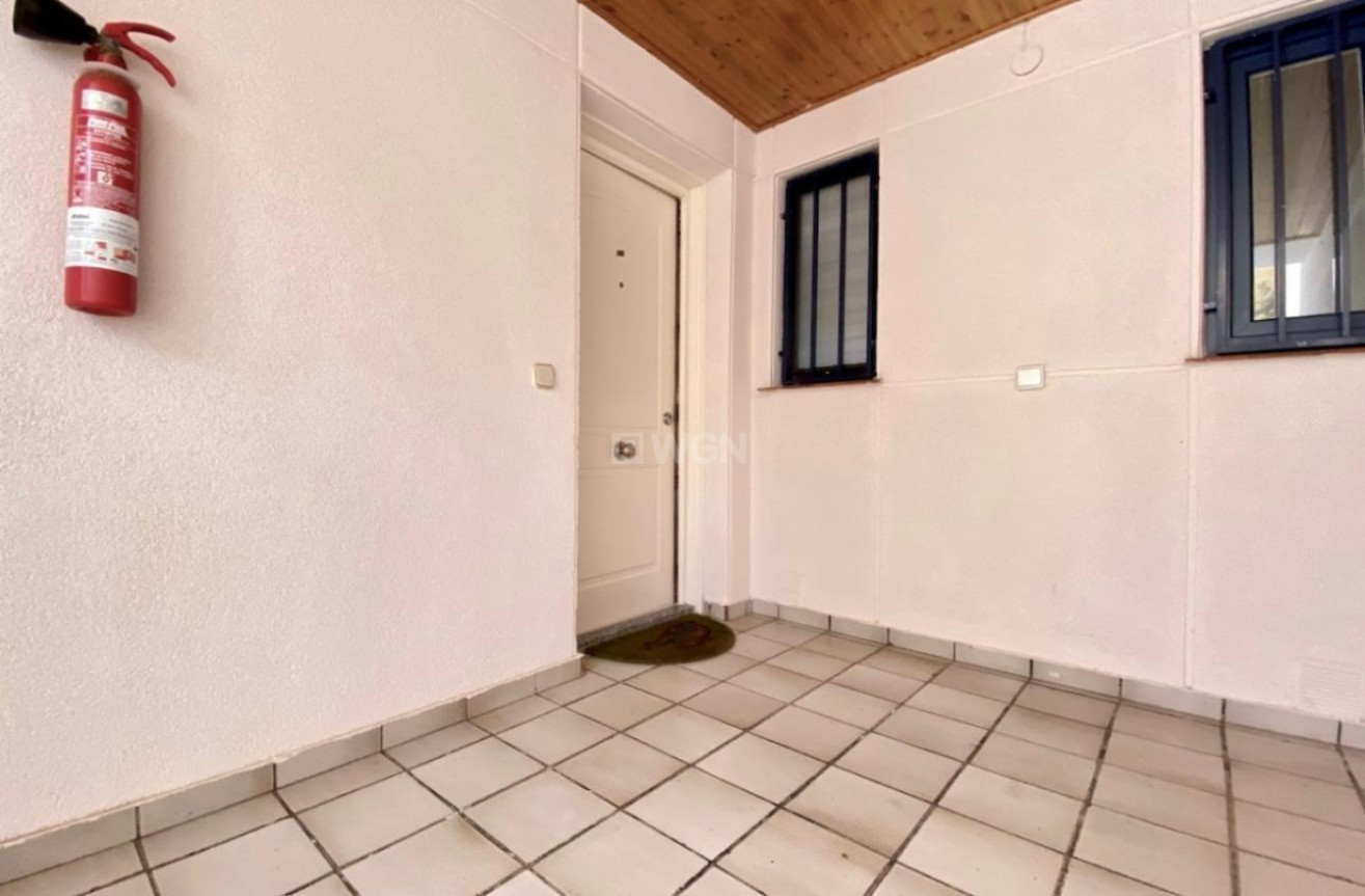 Odsprzedaż - Mieszkanie w bloku - Torrevieja - Torre La Mata