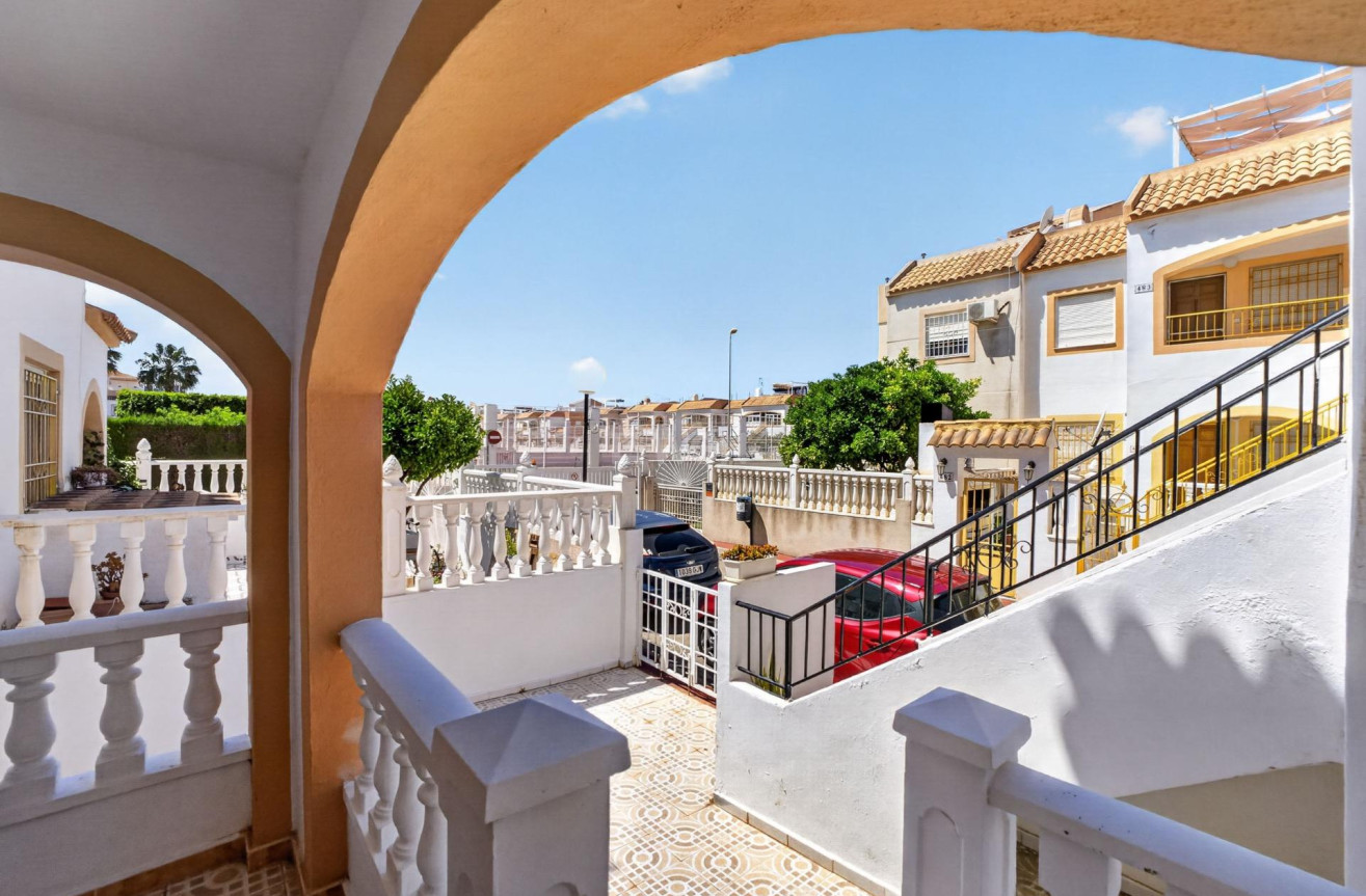 Odsprzedaż - Mieszkanie w bloku - Torrevieja - El Limonar
