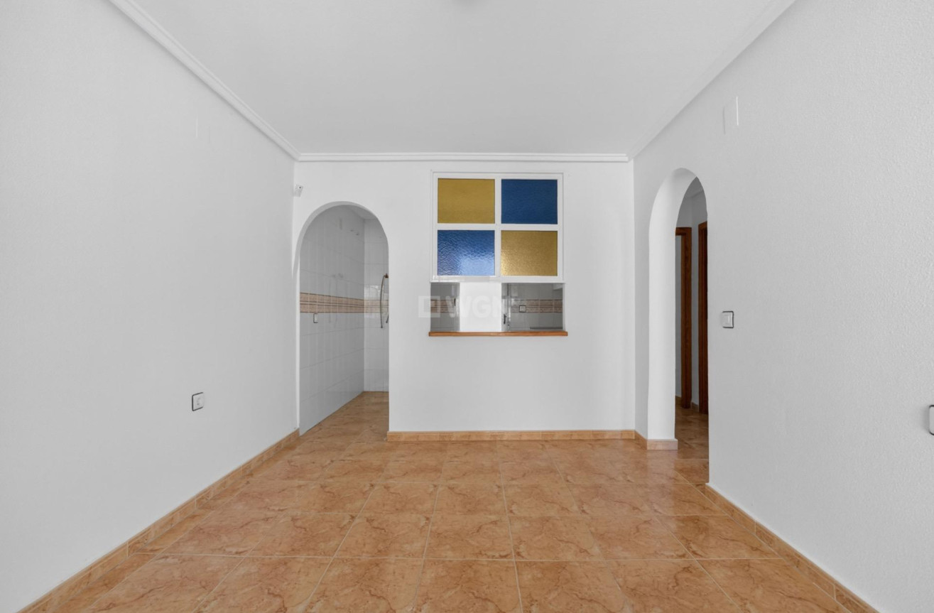 Odsprzedaż - Mieszkanie w bloku - Torrevieja - El Limonar