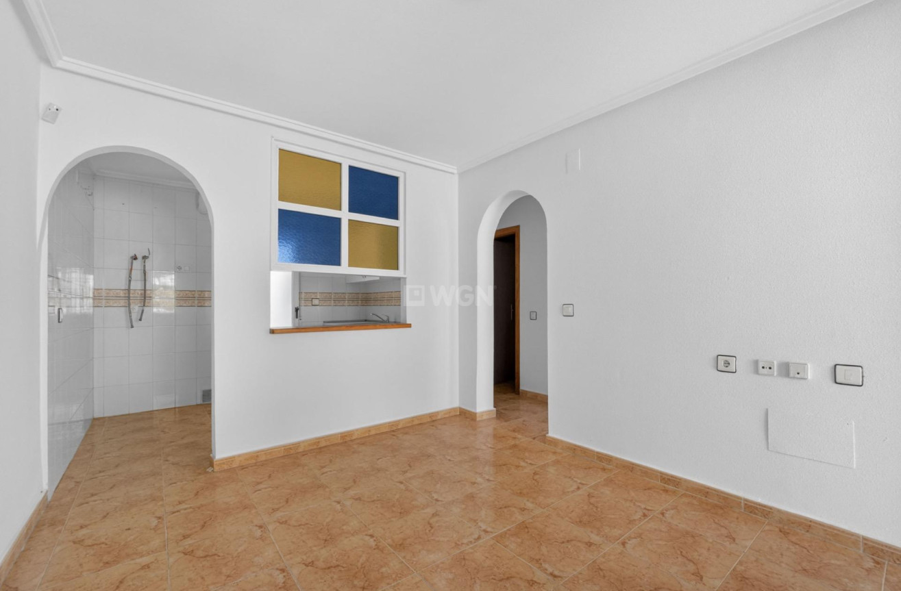 Odsprzedaż - Mieszkanie w bloku - Torrevieja - El Limonar
