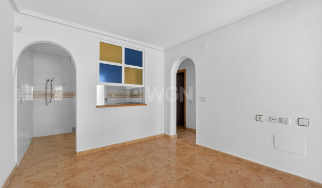 Odsprzedaż - Mieszkanie w bloku - Torrevieja - El Limonar