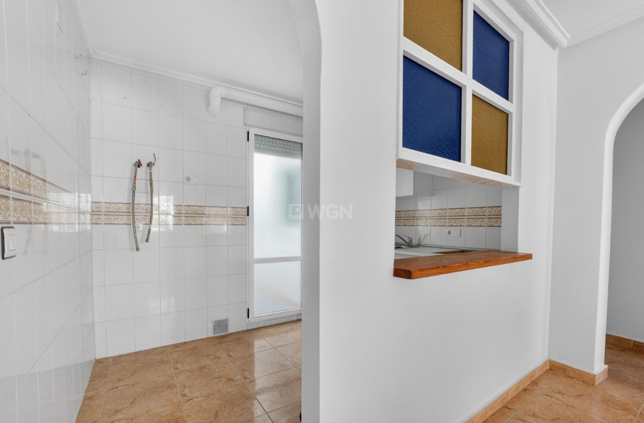 Odsprzedaż - Mieszkanie w bloku - Torrevieja - El Limonar