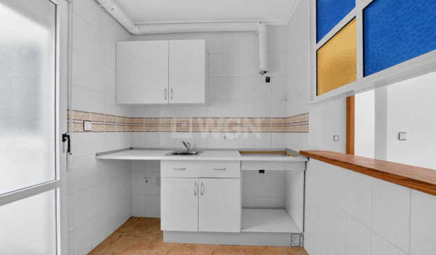Odsprzedaż - Mieszkanie w bloku - Torrevieja - El Limonar