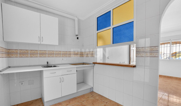 Odsprzedaż - Mieszkanie w bloku - Torrevieja - El Limonar