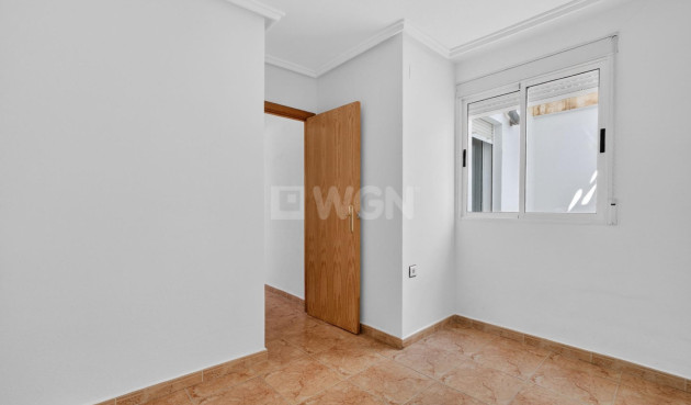 Odsprzedaż - Mieszkanie w bloku - Torrevieja - El Limonar