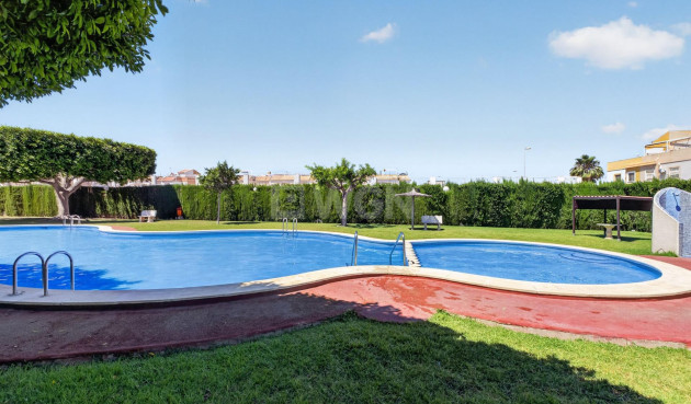 Odsprzedaż - Mieszkanie w bloku - Torrevieja - El Limonar