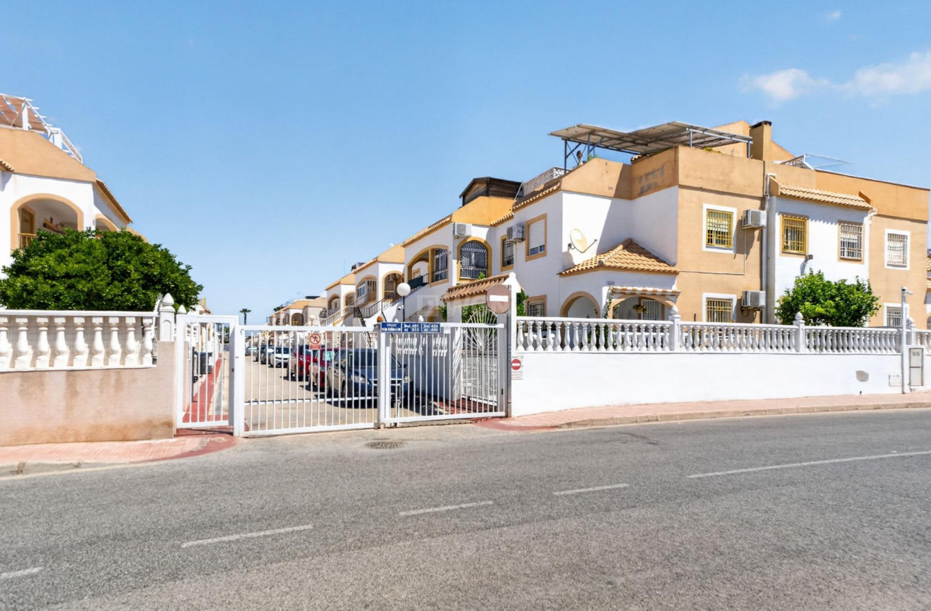 Odsprzedaż - Mieszkanie w bloku - Torrevieja - El Limonar