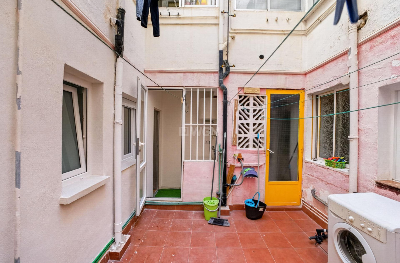 Odsprzedaż - Mieszkanie w bloku - Torrevieja - Centro