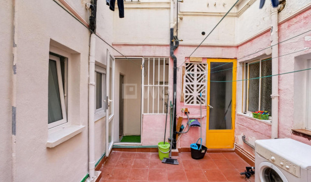 Odsprzedaż - Mieszkanie w bloku - Torrevieja - Centro