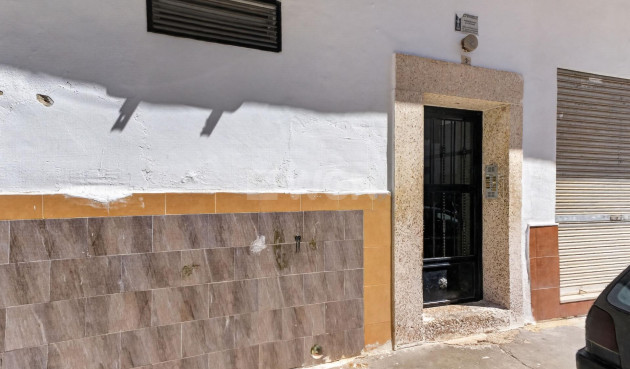 Odsprzedaż - Mieszkanie w bloku - Torrevieja - Centro