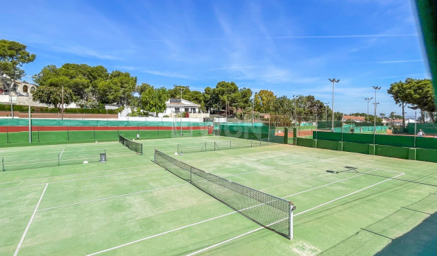 Odsprzedaż - Kamienica - Torrevieja - Costa Blanca
