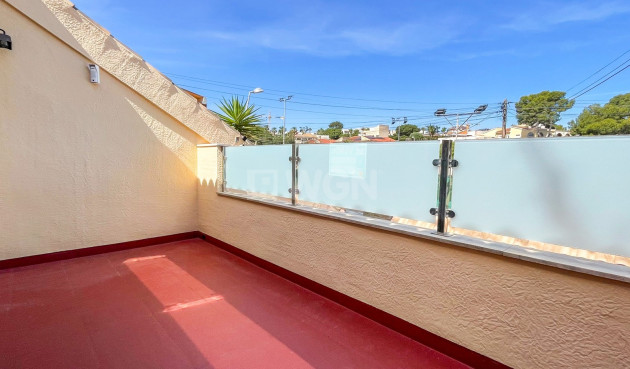 Odsprzedaż - Kamienica - Torrevieja - Costa Blanca
