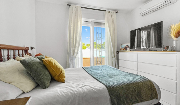 Odsprzedaż - Kamienica - Torrevieja - Costa Blanca