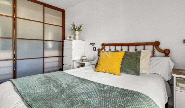 Odsprzedaż - Kamienica - Torrevieja - Costa Blanca