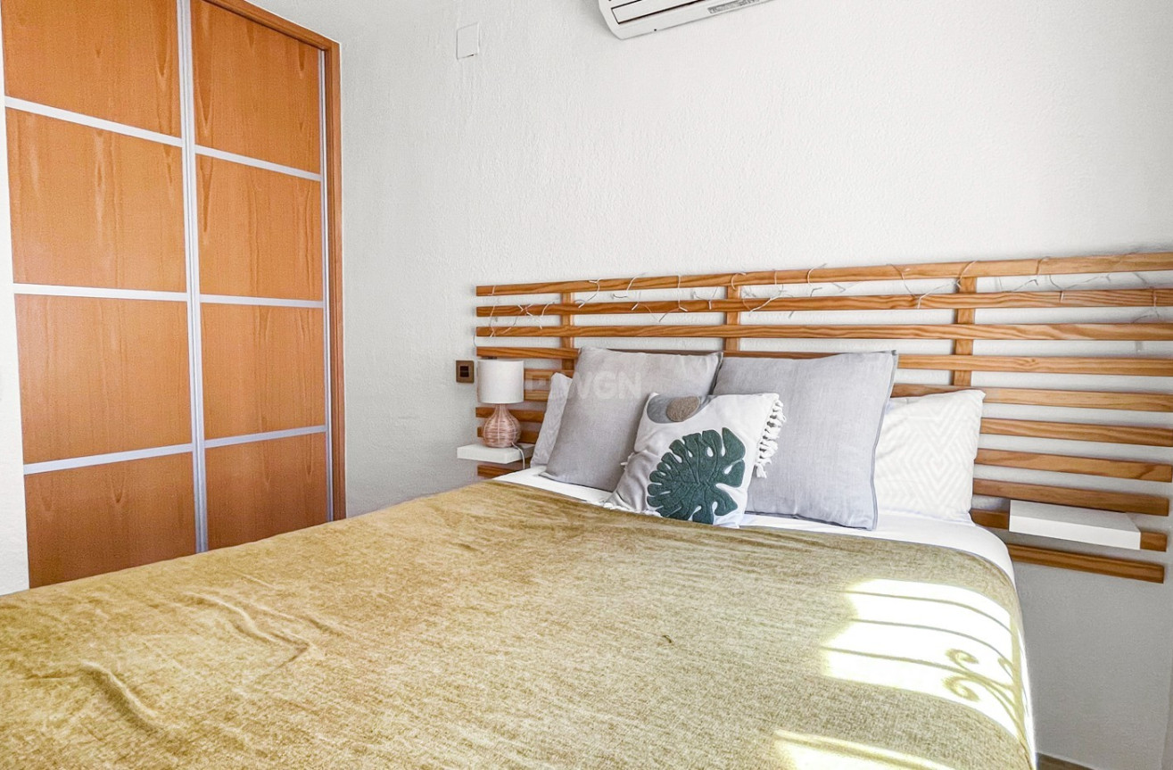 Odsprzedaż - Kamienica - Torrevieja - Costa Blanca