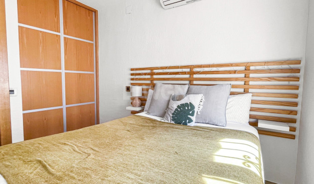Odsprzedaż - Kamienica - Torrevieja - Costa Blanca