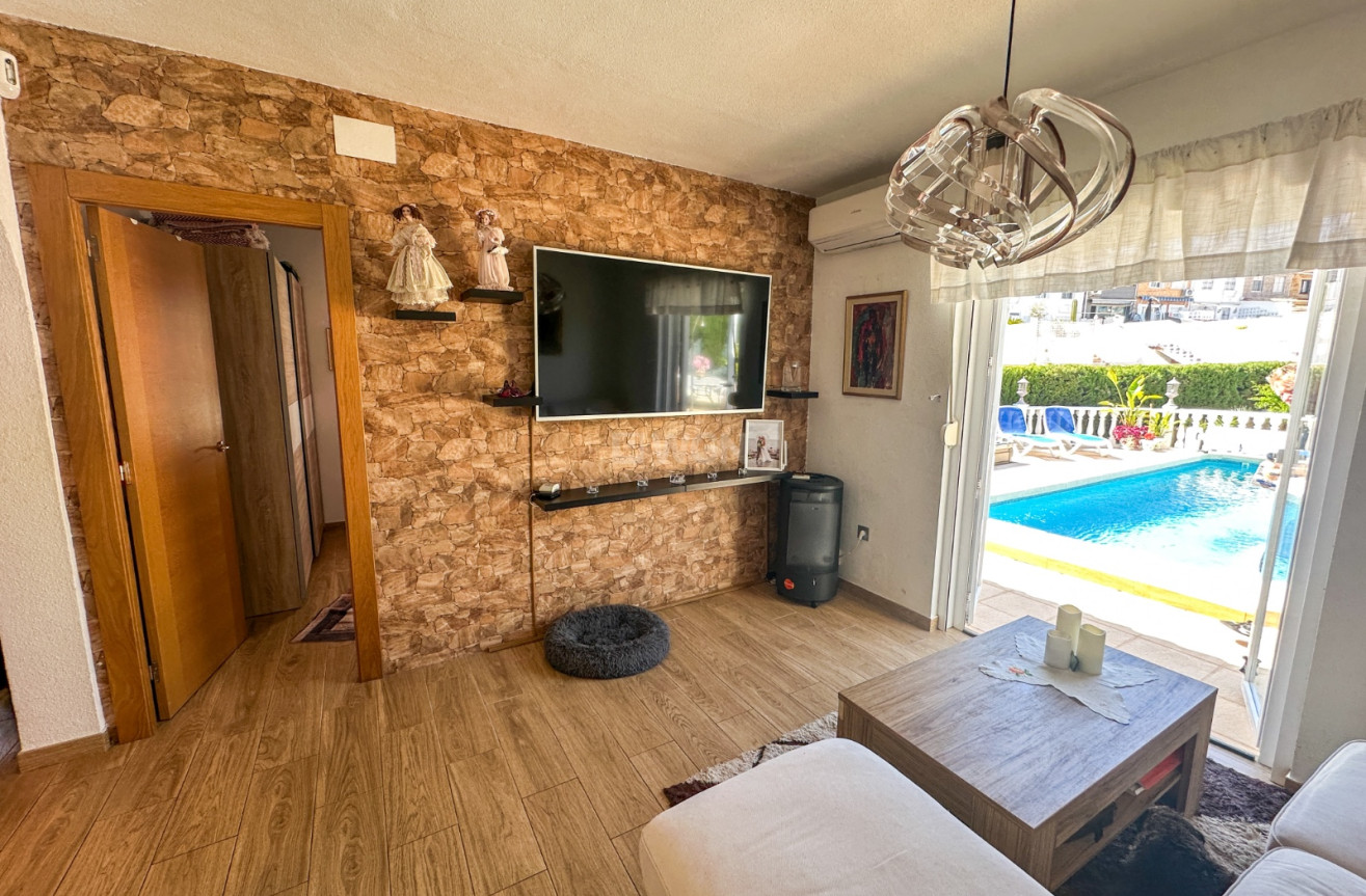 Odsprzedaż - Kamienica - Torrevieja - Costa Blanca