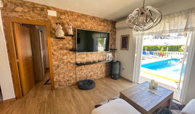 Odsprzedaż - Kamienica - Torrevieja - Costa Blanca
