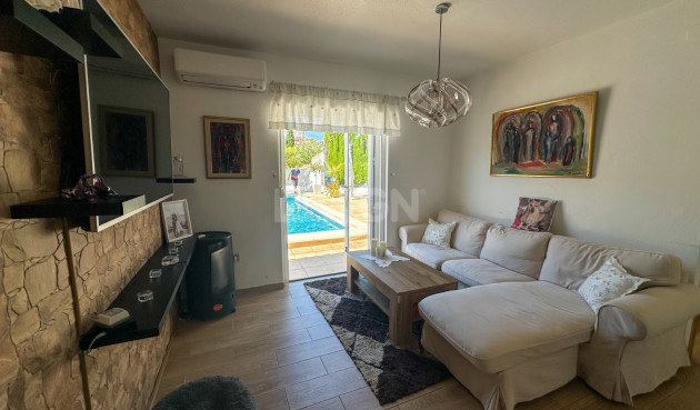 Odsprzedaż - Kamienica - Torrevieja - Costa Blanca