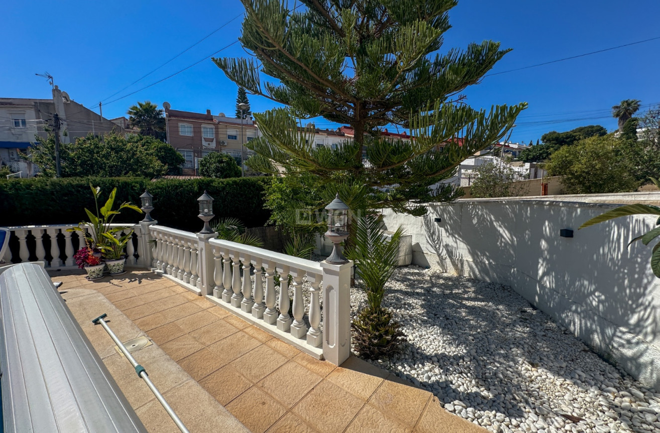Odsprzedaż - Kamienica - Torrevieja - Costa Blanca
