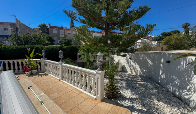 Odsprzedaż - Kamienica - Torrevieja - Costa Blanca
