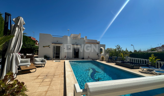 Odsprzedaż - Kamienica - Torrevieja - Costa Blanca