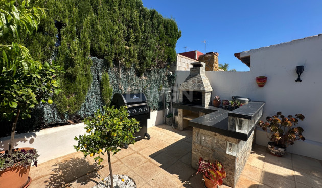 Odsprzedaż - Kamienica - Torrevieja - Costa Blanca
