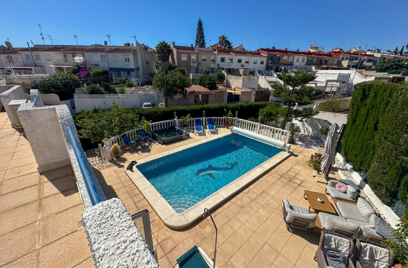 Odsprzedaż - Kamienica - Torrevieja - Costa Blanca