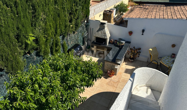 Odsprzedaż - Kamienica - Torrevieja - Costa Blanca