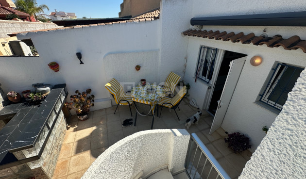 Odsprzedaż - Kamienica - Torrevieja - Costa Blanca