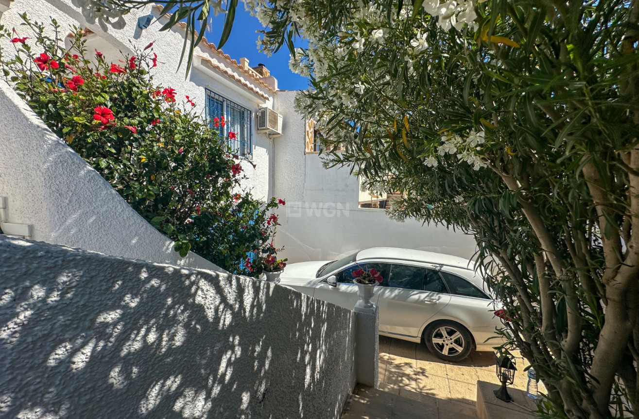 Odsprzedaż - Kamienica - Torrevieja - Costa Blanca