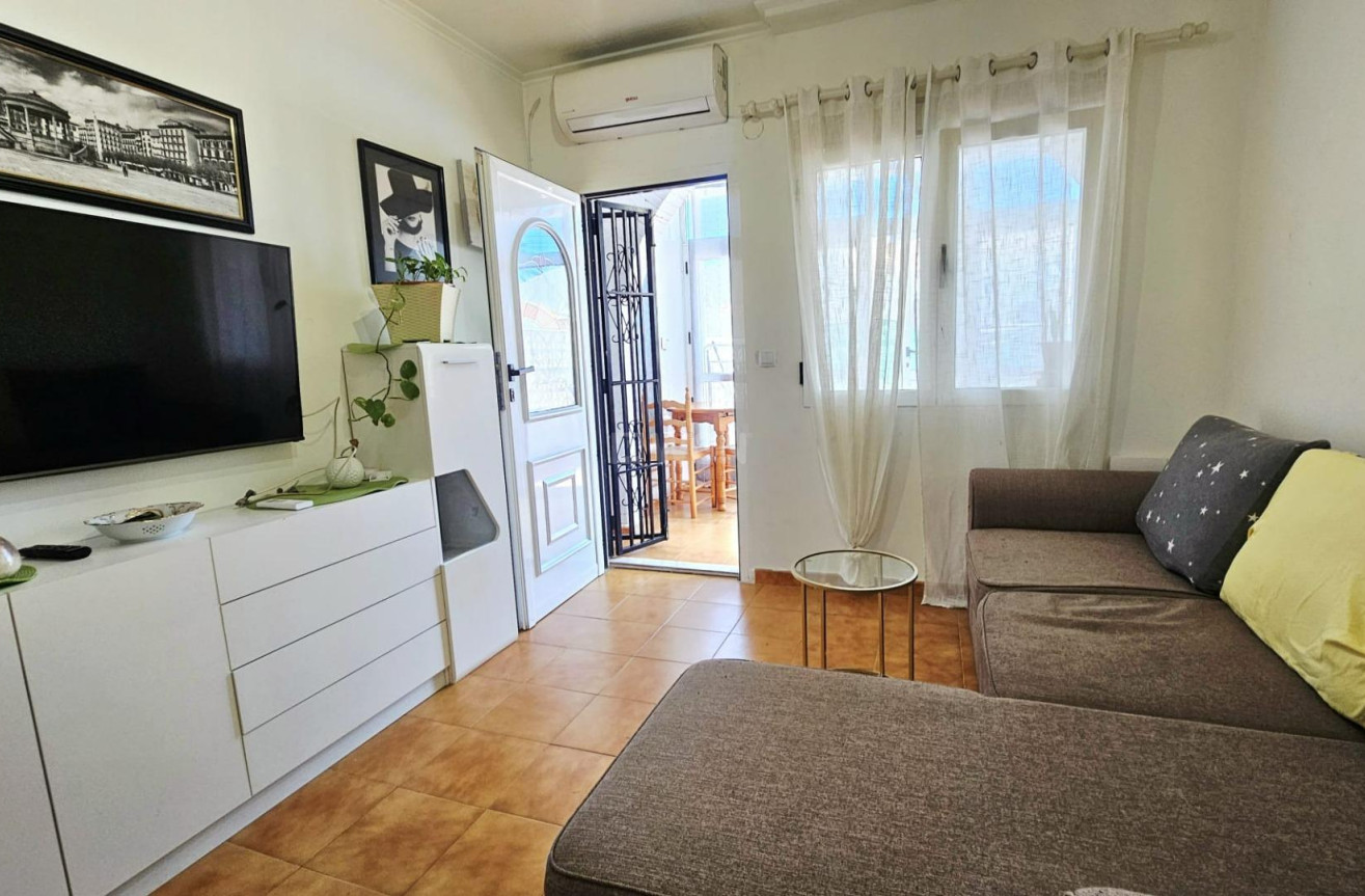 Odsprzedaż - Bungalow - Torrevieja - Nueva Torrevieja