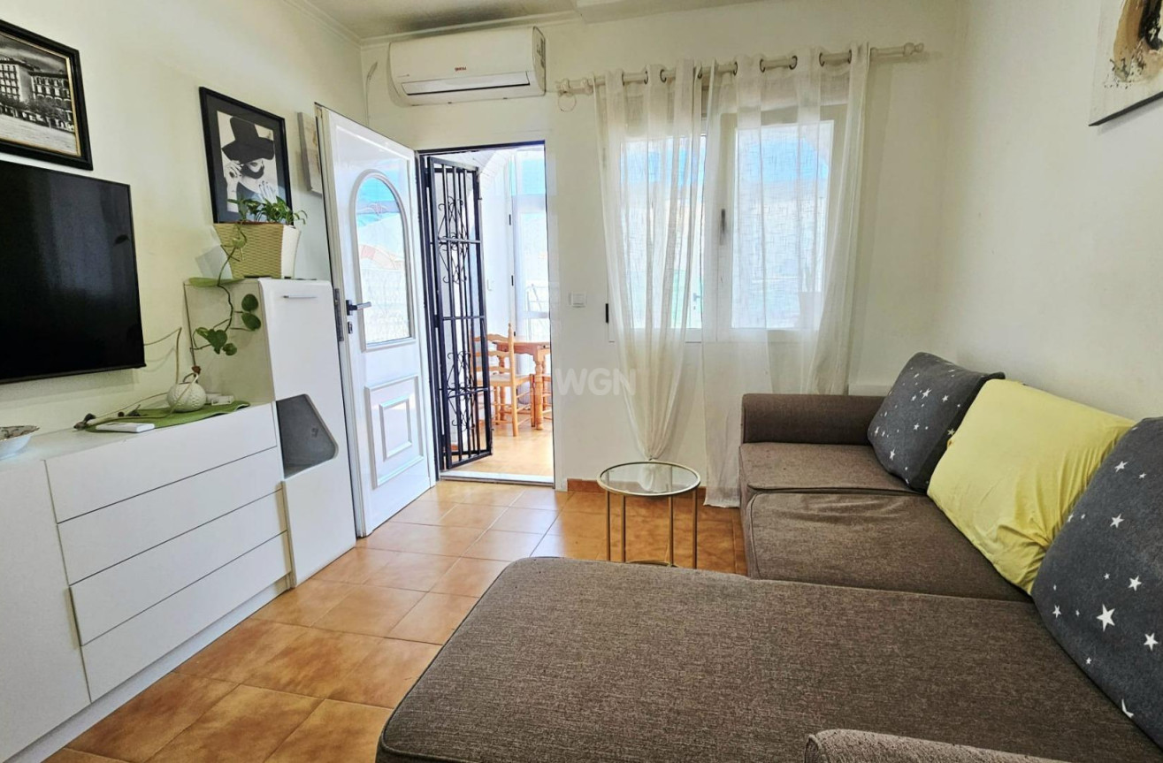 Odsprzedaż - Bungalow - Torrevieja - Nueva Torrevieja