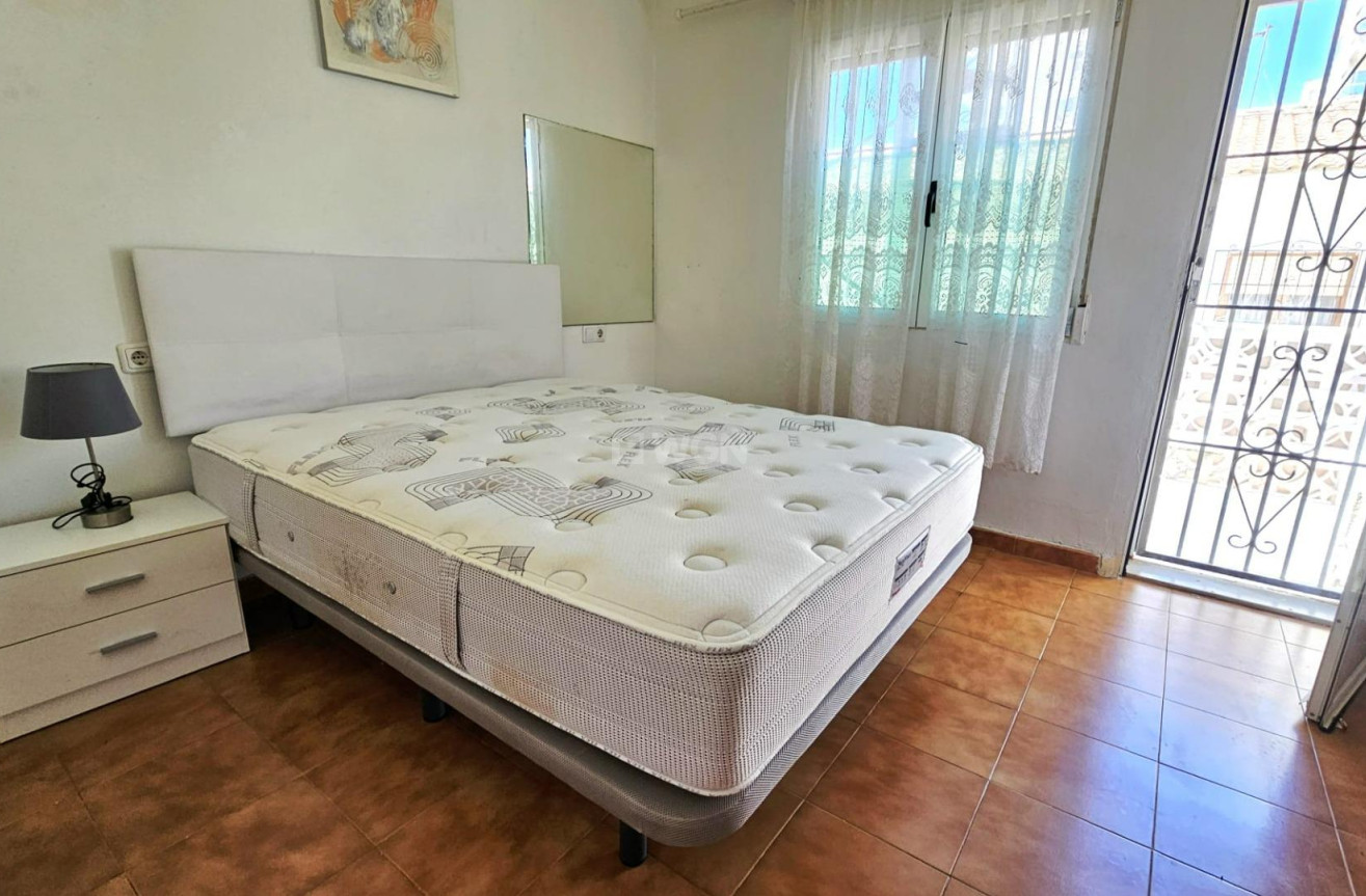 Odsprzedaż - Bungalow - Torrevieja - Nueva Torrevieja