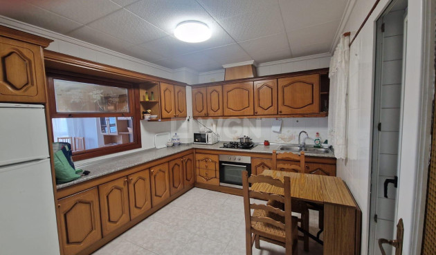 Odsprzedaż - Mieszkanie w bloku - Torrevieja - Playa de los Locos