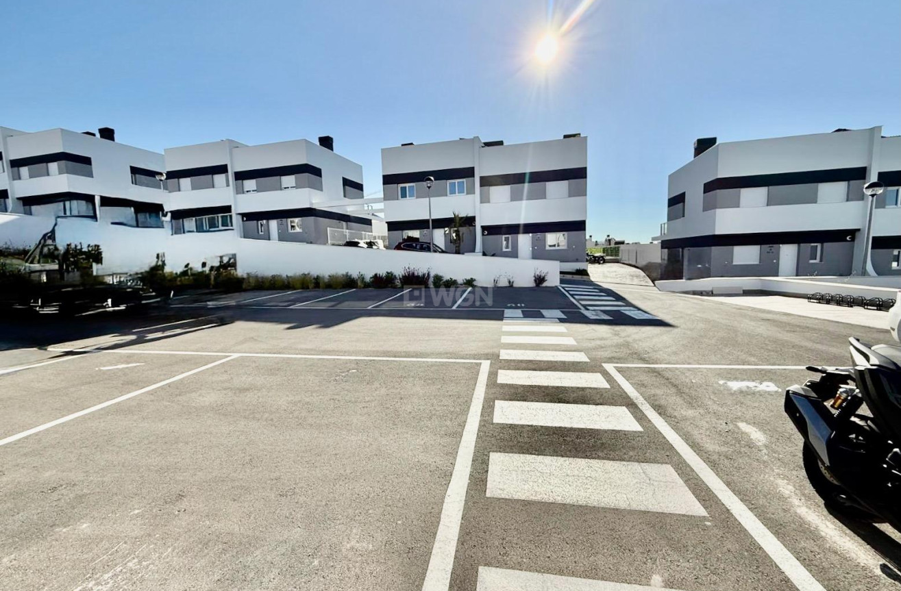 Odsprzedaż - Mieszkanie w bloku - Finestrat - Balcón De Finestrat