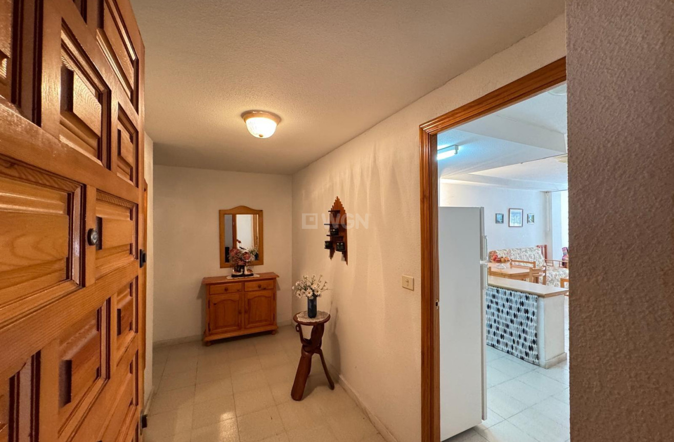 Odsprzedaż - Mieszkanie w bloku - Torrevieja - Centro