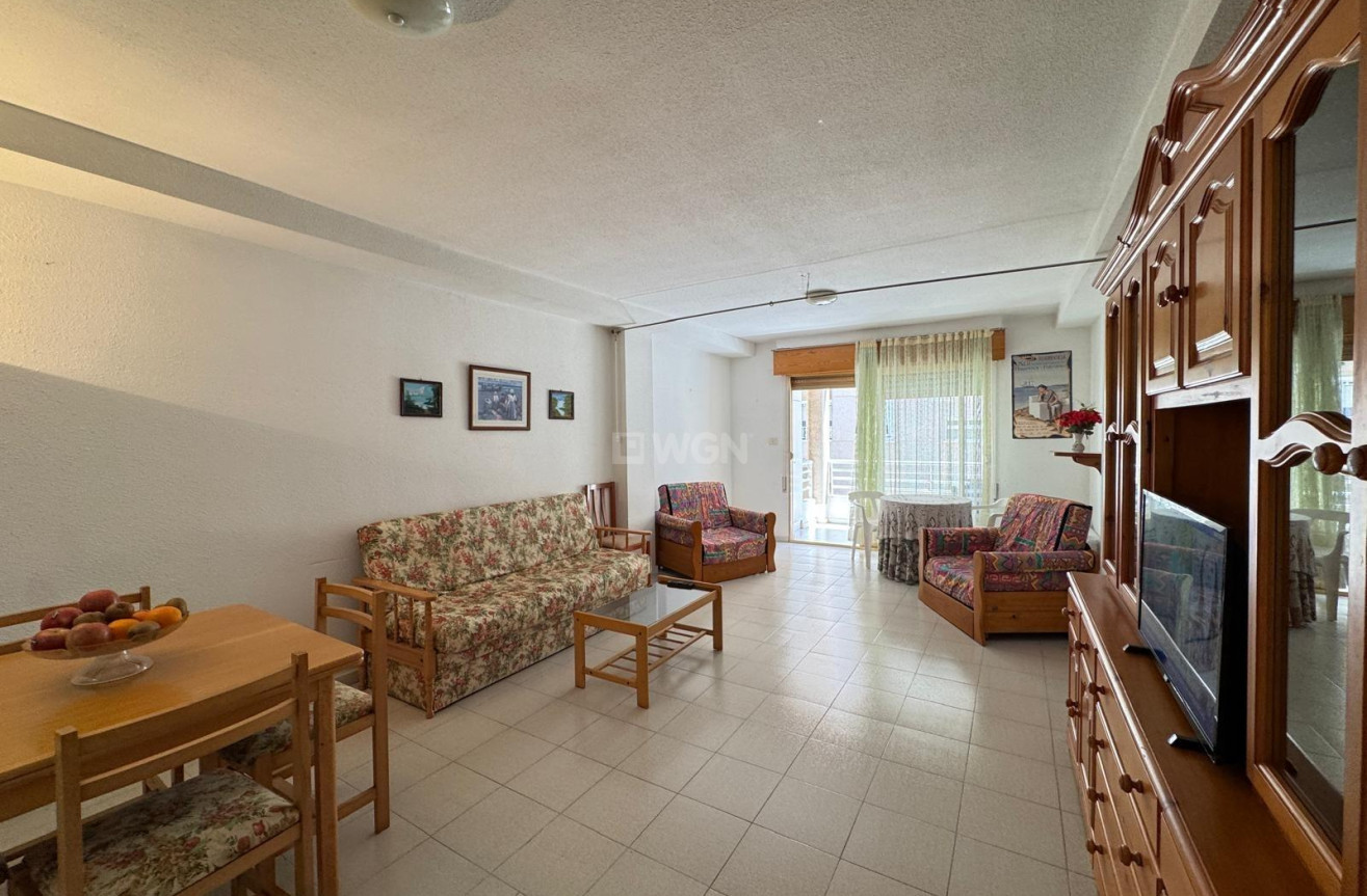 Odsprzedaż - Mieszkanie w bloku - Torrevieja - Centro