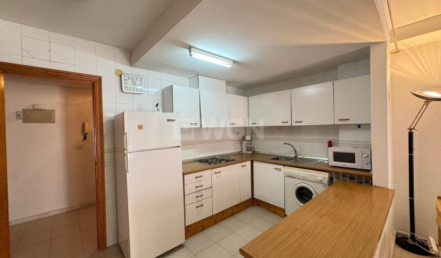 Odsprzedaż - Mieszkanie w bloku - Torrevieja - Centro