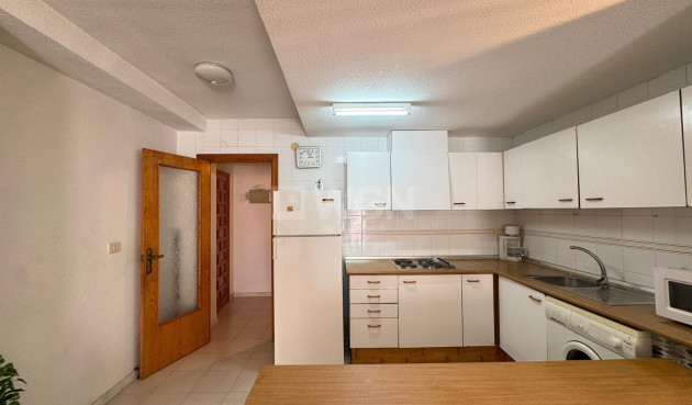Odsprzedaż - Mieszkanie w bloku - Torrevieja - Centro