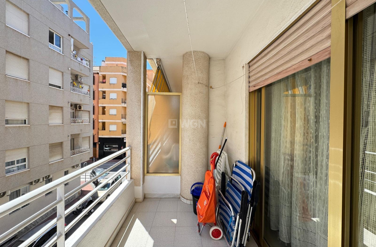 Odsprzedaż - Mieszkanie w bloku - Torrevieja - Centro