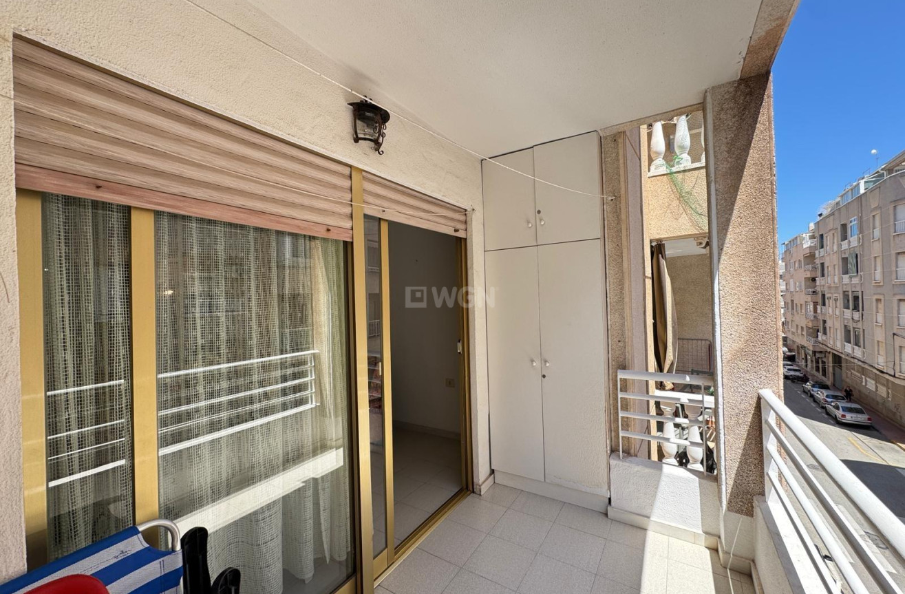 Odsprzedaż - Mieszkanie w bloku - Torrevieja - Centro
