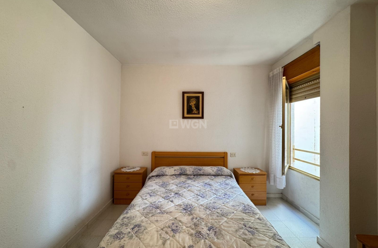 Odsprzedaż - Mieszkanie w bloku - Torrevieja - Centro