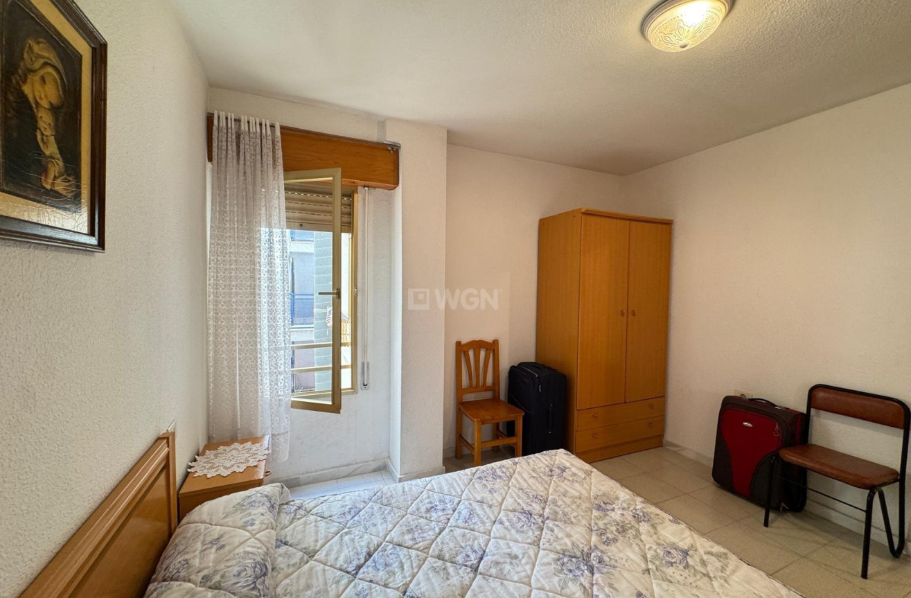 Odsprzedaż - Mieszkanie w bloku - Torrevieja - Centro