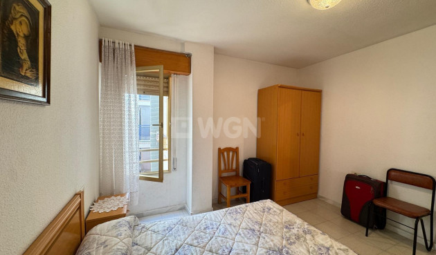 Odsprzedaż - Mieszkanie w bloku - Torrevieja - Centro