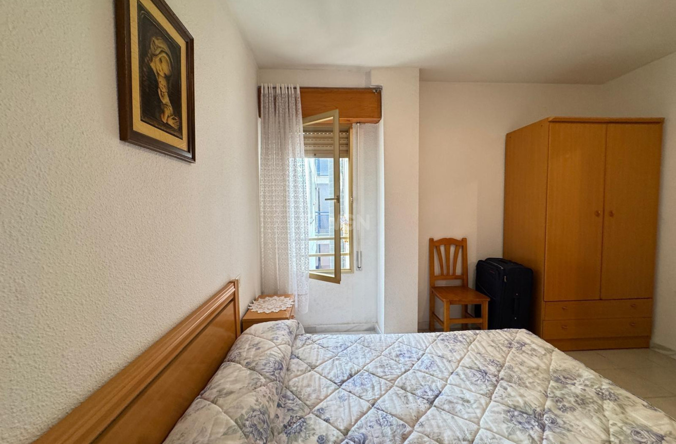 Odsprzedaż - Mieszkanie w bloku - Torrevieja - Centro