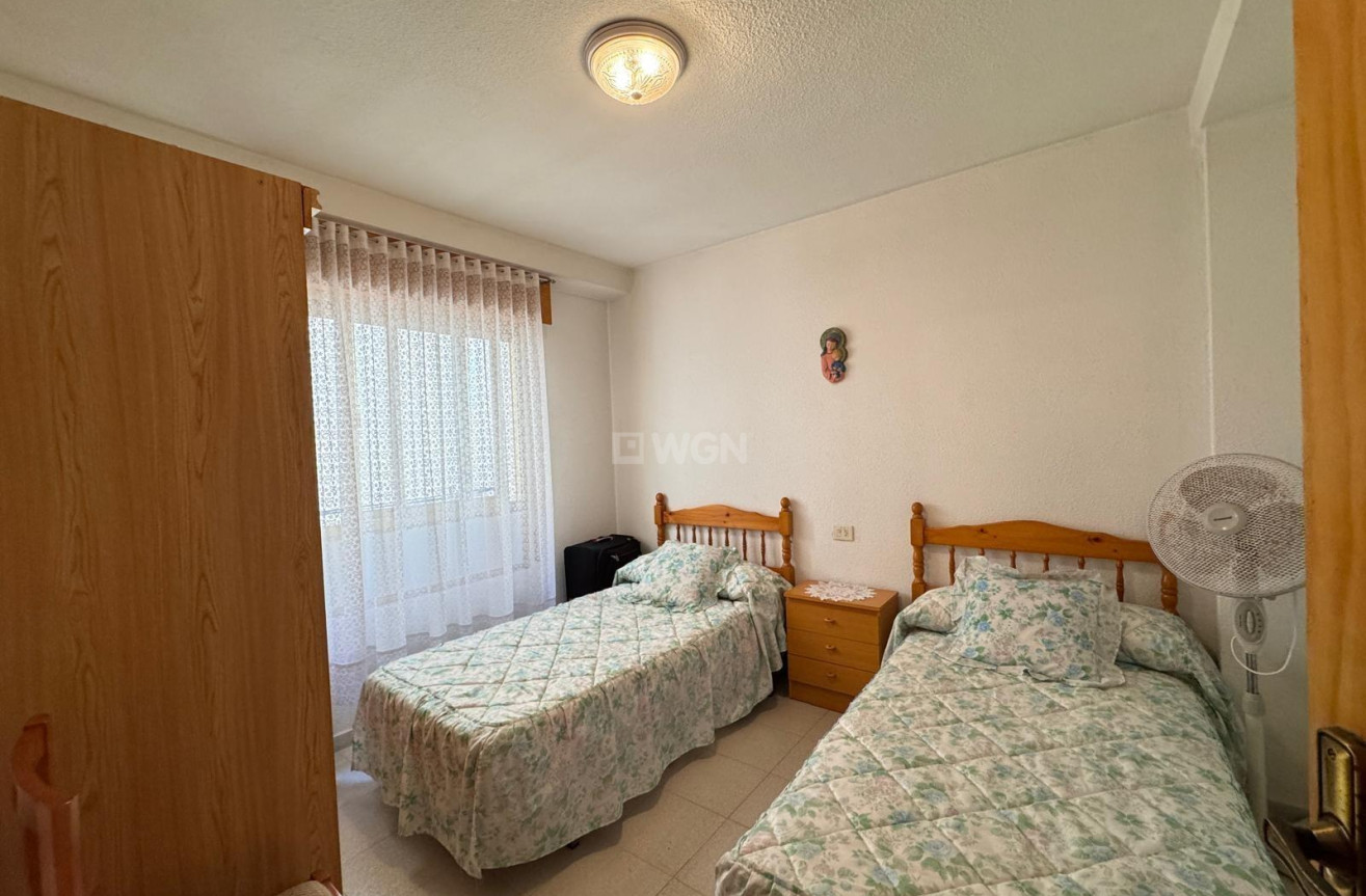 Odsprzedaż - Mieszkanie w bloku - Torrevieja - Centro