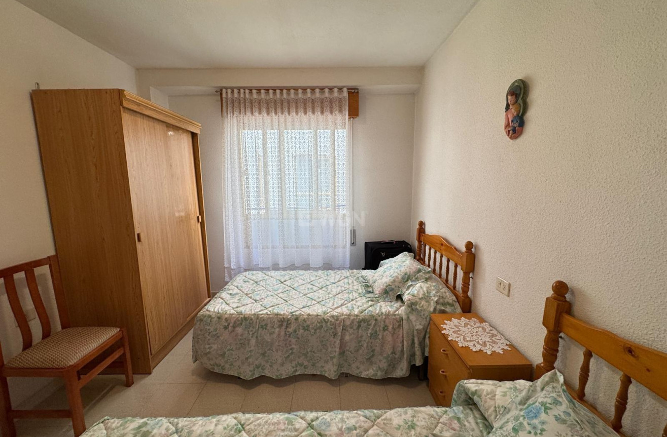 Odsprzedaż - Mieszkanie w bloku - Torrevieja - Centro