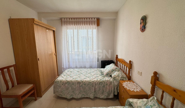 Odsprzedaż - Mieszkanie w bloku - Torrevieja - Centro