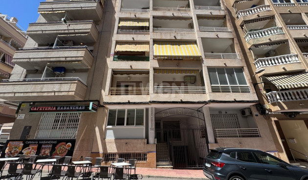 Odsprzedaż - Mieszkanie w bloku - Torrevieja - Centro